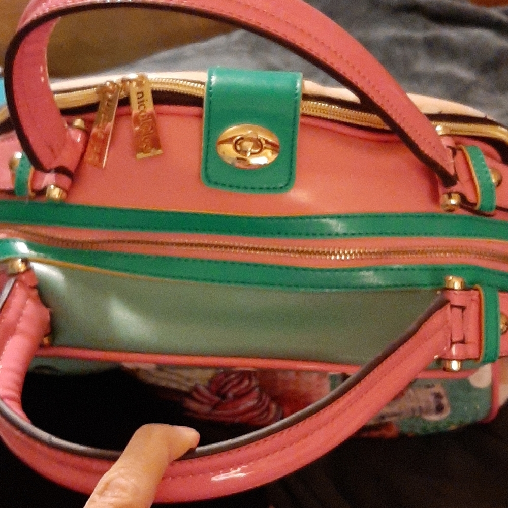 BNWOT NICOLE MILLER PINK/CREAM/MINT BOWLER PUPPY